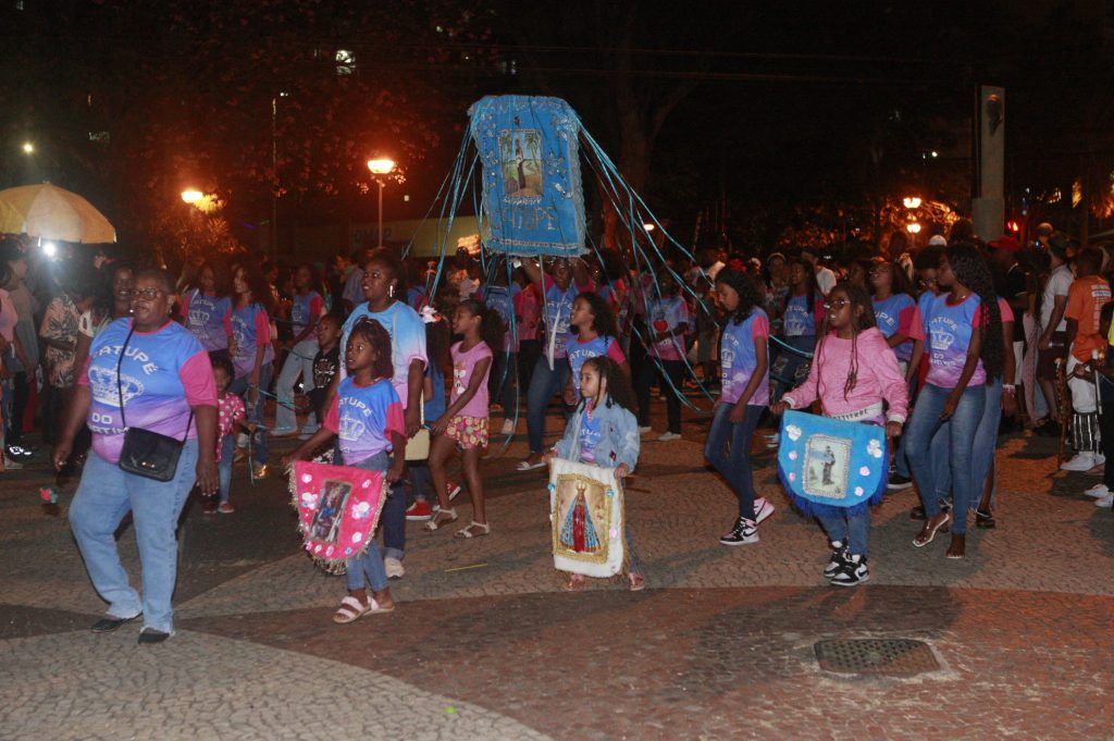 Bênção das Bandeiras marca início dos festejos do Congado em Uberlândia 1