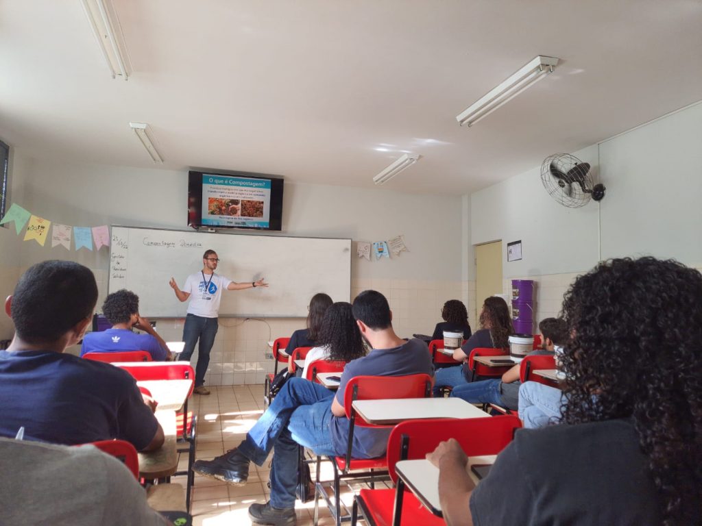 Dmae oferece oficina sobre compostagem para escolas e instituições de Uberlândia 1