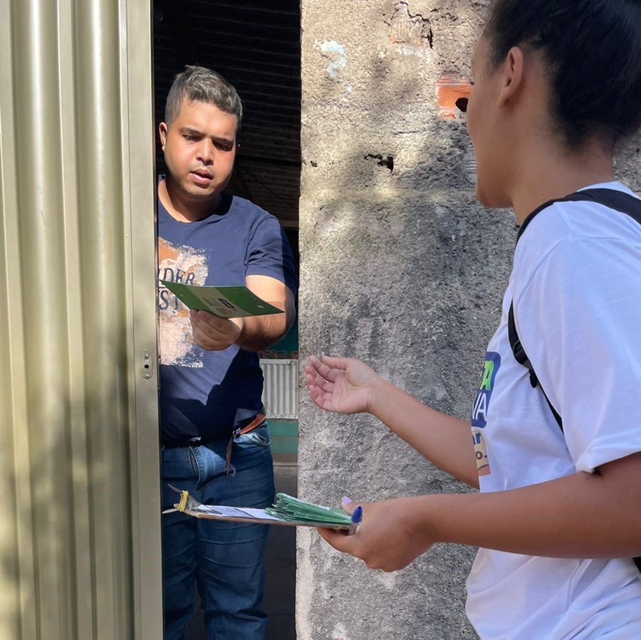 Coleta Seletiva do Dmae realiza conscientização porta-a-porta no bairro Taiaman 1