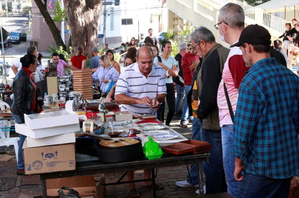 Mercado de Pulgas ocorre neste domingo (21) 1
