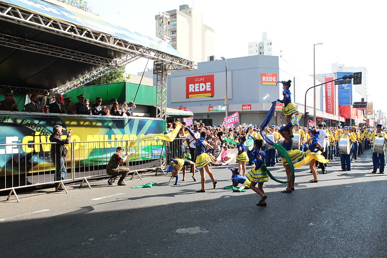 Uberlândia celebra 200 anos da Independência do Brasil com desfile cívico-militar 1