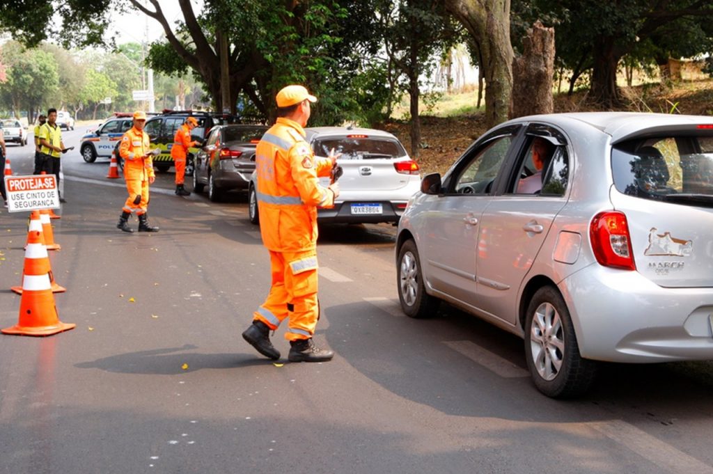 Blitz da Semana Nacional do Trânsito orienta motoristas sobre boas práticas ao dirigir 1