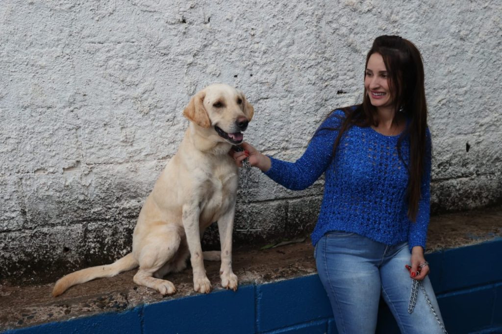 <strong>Caminhão Castramóvel faz esterilizações e microchipagem gratuitas de cães e gatos no distrito de Miraporanga</strong> 1