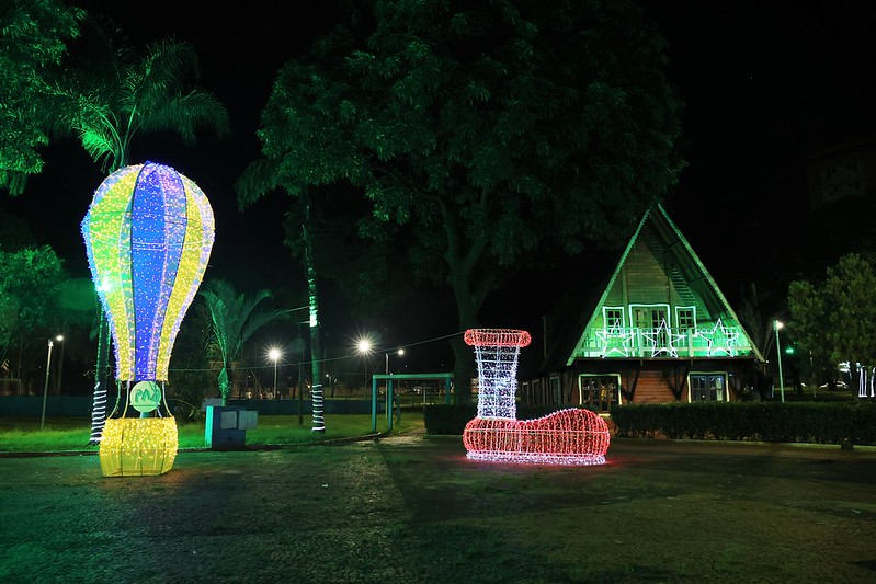 <strong>Decoração natalina é inaugurada em áreas verdes, distritos e espaços públicos</strong> 1