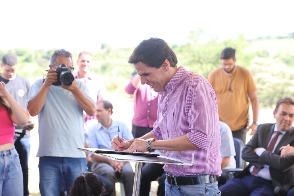 <strong>Prefeitura assina ordem de serviço para reforma e ampliação da ETE Uberabinha</strong> 2