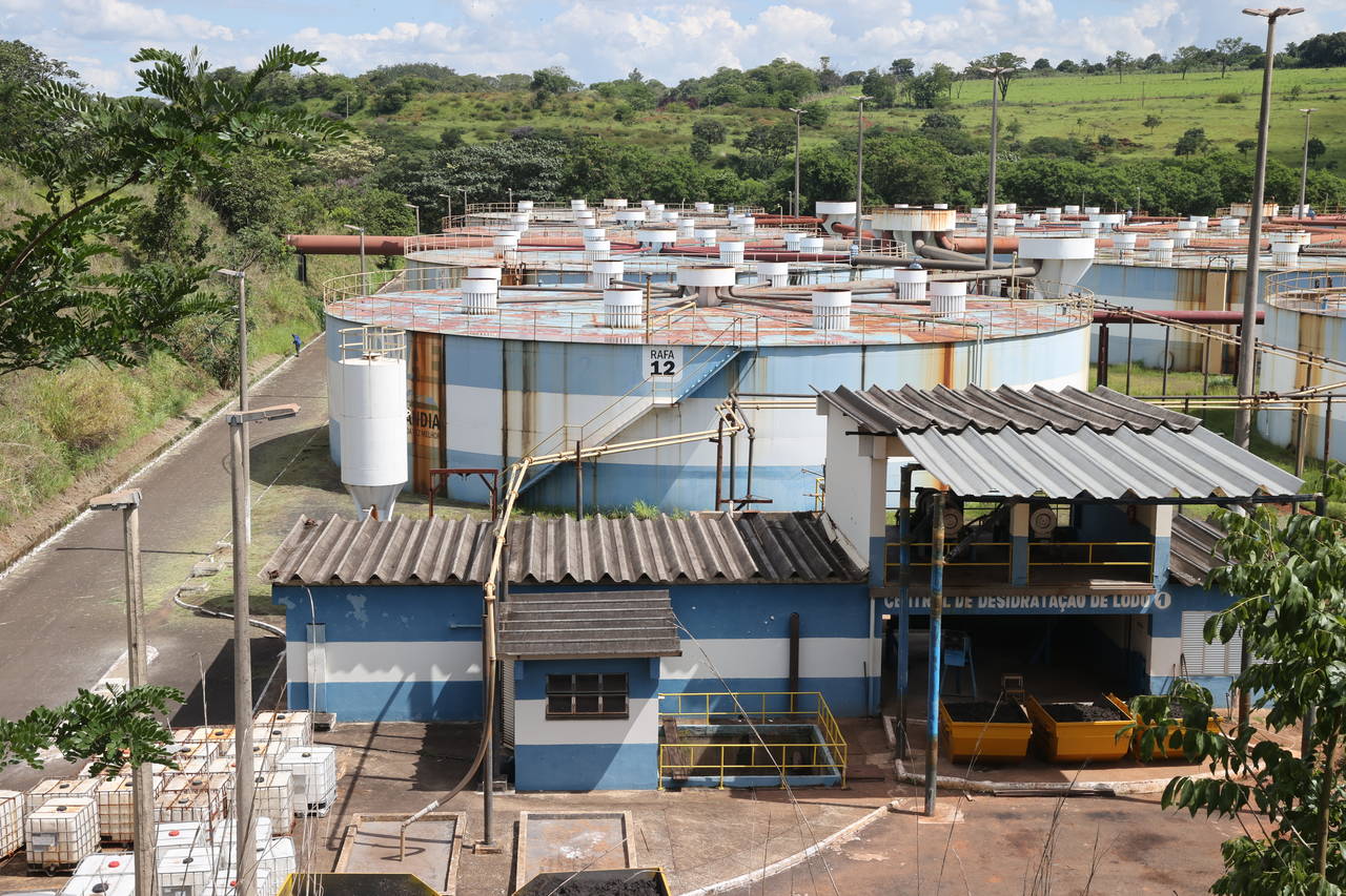Prefeitura-assina-ordem-de-servico-para-reforma-e-ampliacao-da-ETE-Uberabinha-3