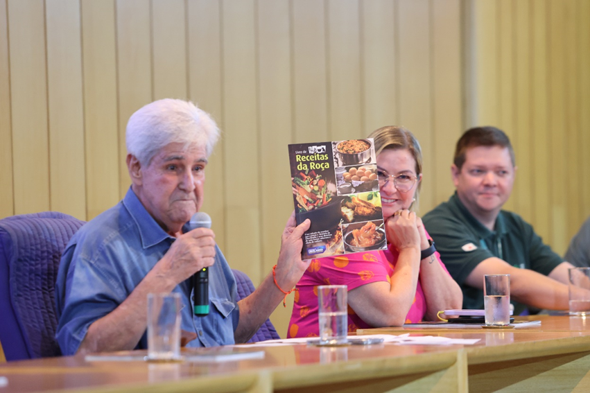<strong>Prefeitura estimula turismo gastronômico rural e valoriza tradições ao lançar ‘Livro de Receitas da Roça’</strong> 1
