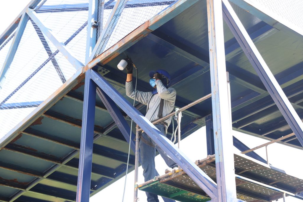 <strong>Prefeitura inicia reforma de passarelas que estão na zona urbana de Uberlândia</strong> 1