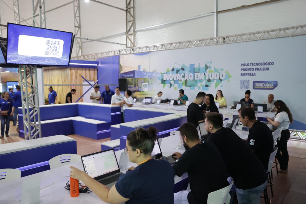 <strong>Prefeitura começa a receber visitantes em espaço exclusivo na Femec 2023</strong> 2