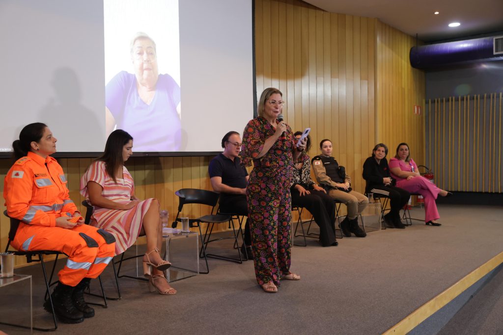 O EMPREENDEDORISMO FEMININO REUNIDO NA FEIRA DA CHICA Prefeitura Municipal  de Diamantina