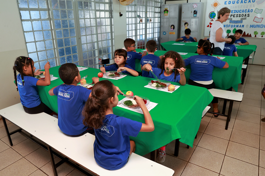 <strong>Prefeitura autoriza entrega de kits escolares na Rede Municipal de Ensino</strong> 3
