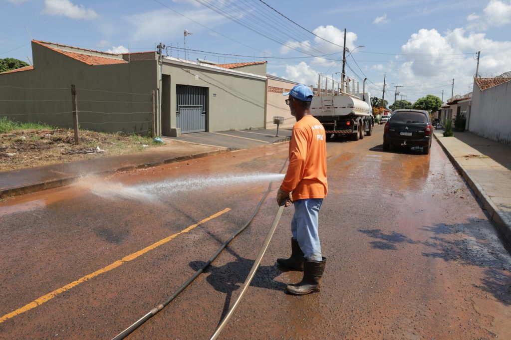 <strong>Mutirão Cidade Limpa elimina mais de 21 mil mil criadouros e quase 900 toneladas de resíduos</strong> 1