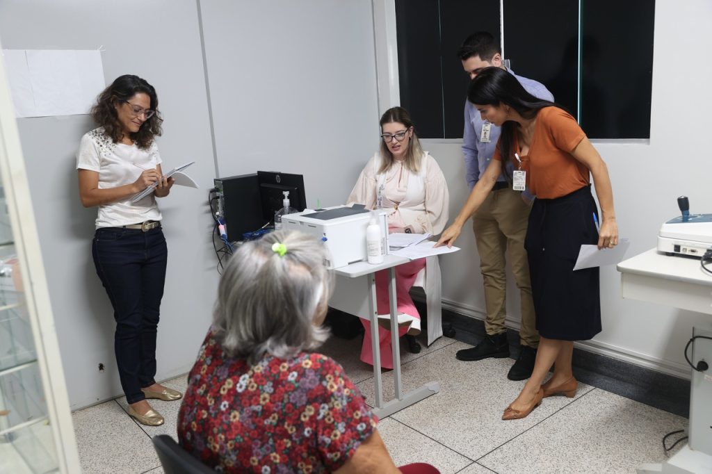 <strong>Prefeitura recebe visita de representantes da secretaria de Saúde de Vitória</strong> 1