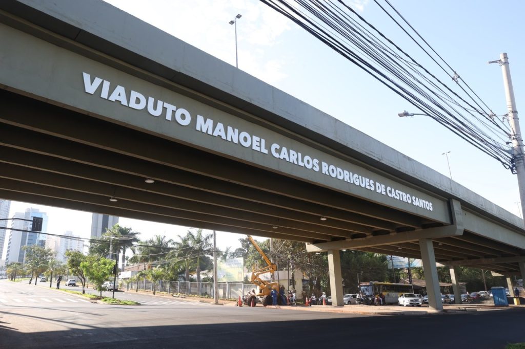 <strong>Prefeitura inaugura maior viaduto da cidade na avenida Nicomedes Alves dos Santos</strong> 2
