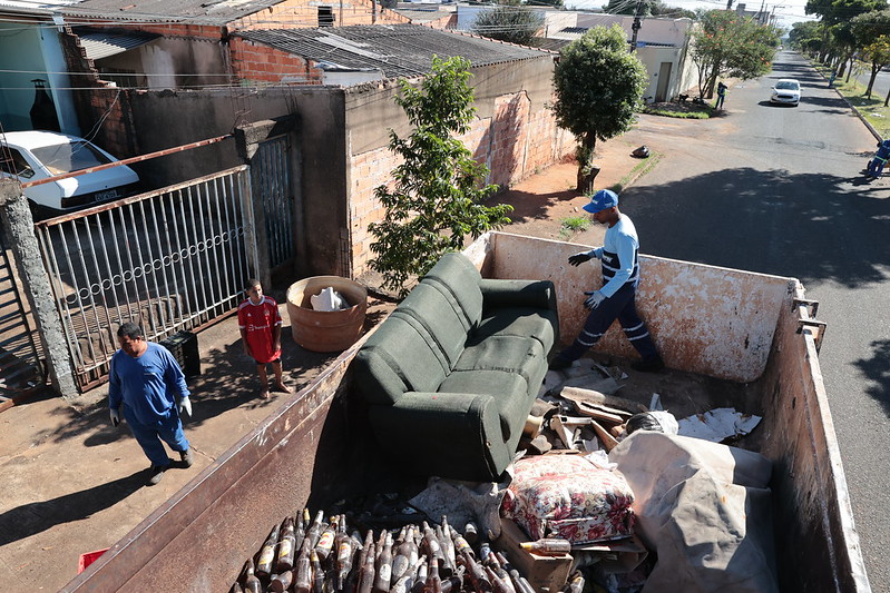 <strong>Mutirão Cidade Limpa elimina mais de 4 mil criadouros e focos do Aedes em 1º dia na região do Jardim Ipanema</strong> 1