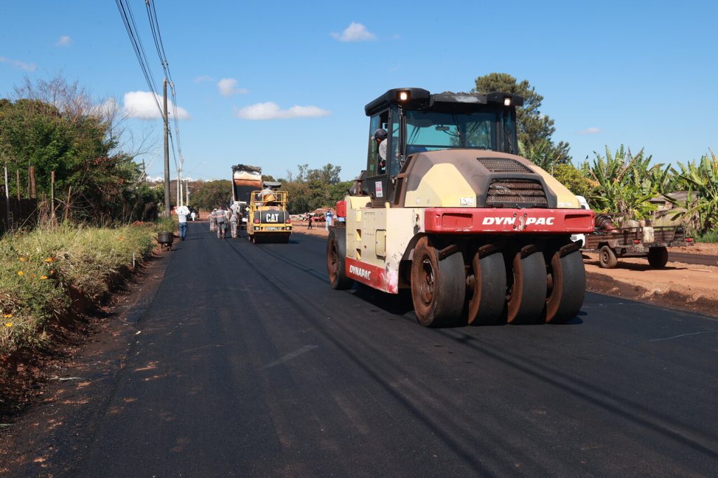 <strong>Prefeitura conclui pavimentação na avenida Dimas Machado</strong> 1