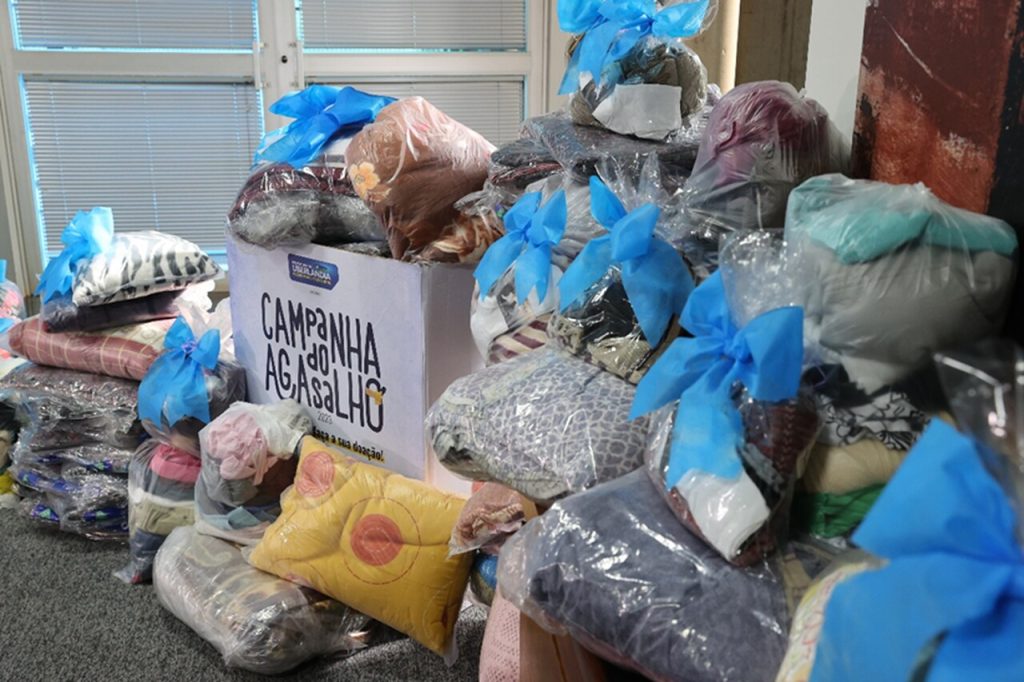 <strong>Campanha do Agasalho 2023 bate recorde em arrecadação atingindo 28 toneladas em doações</strong> 2