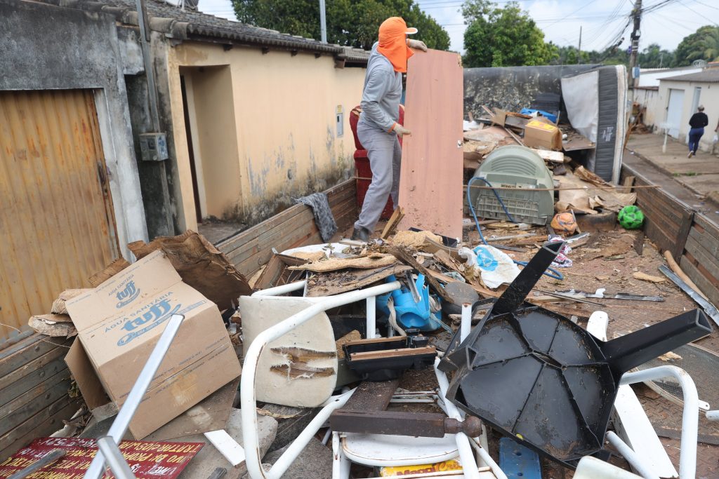 <strong>Mutirão Cidade Limpa inicia na região do Mansour com eliminação de mais de 2,3 mil criadouros e focos do mosquito da dengue</strong> 1