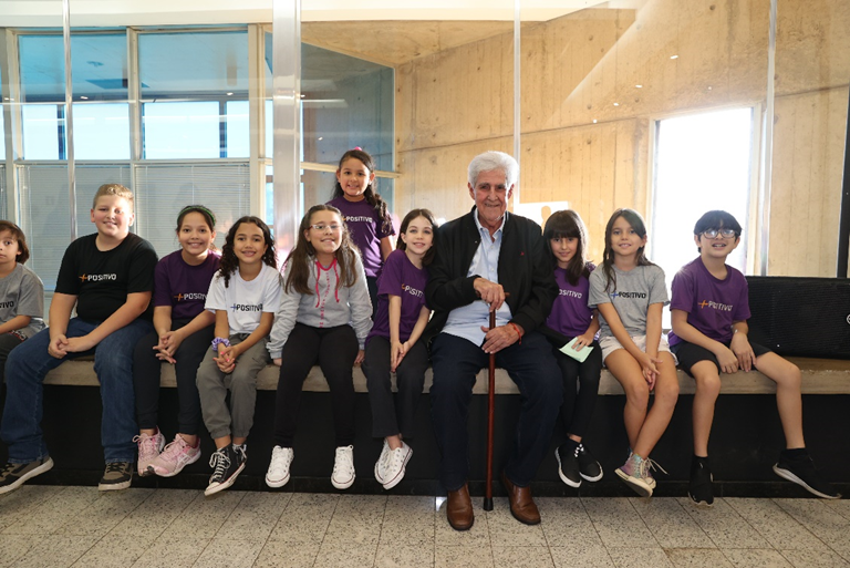 Estudantes participam de visita guiada pelo Centro Administrativo 2