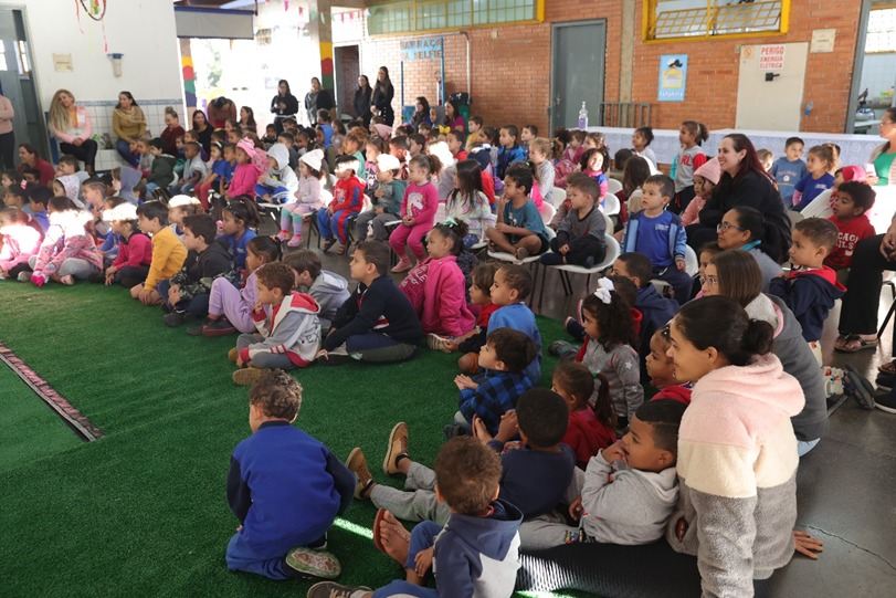 <strong>Alunos da Emei do bairro Mansour participam da ação de conscientização sobre combate à dengue</strong> 2