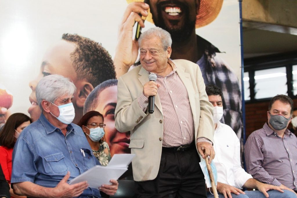 Chefe do Executivo sanciona lei que nomeia 1º Polo Agromineral Verde do Brasil em homenagem ao ex-ministro Alysson Paolinelli 1