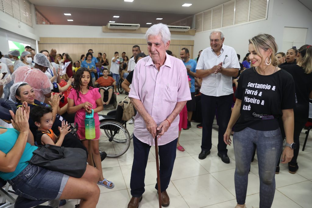 Prefeitura homenageia pessoas com deficiência e paratletas em evento realizado no Sesi Gravatás 1