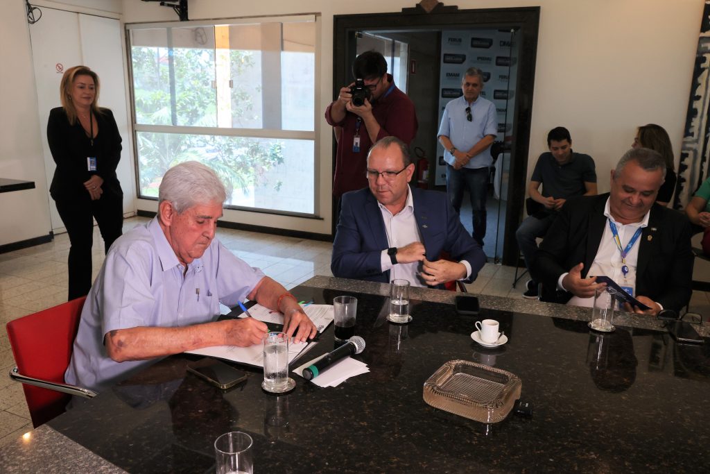 Líder do Executivo assina cooperação técnica para fazer de Uberlândia 1ª cidade do país a receber o programa Comunidade Empreendedora 1