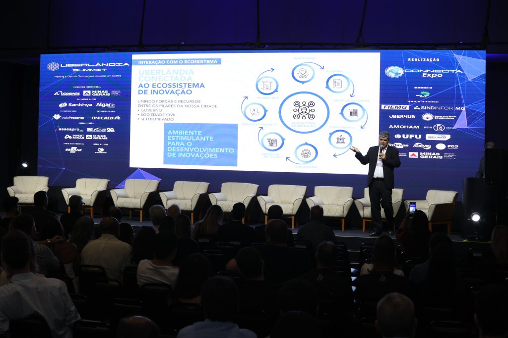 Prefeitura apresenta ações de tecnologia e inovação durante a Summit 2023 2