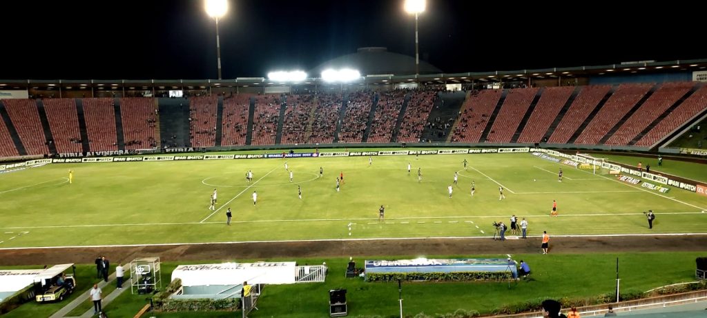 Mais de 5 mil torcedores assistem ao clássico entre América e Atlético no Estádio Parque do Sabiá 2