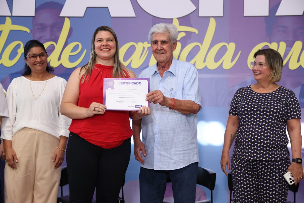 Cerimônia marca entrega de mais de 6 mil certificados de cursos profissionalizantes da Prefeitura 1
