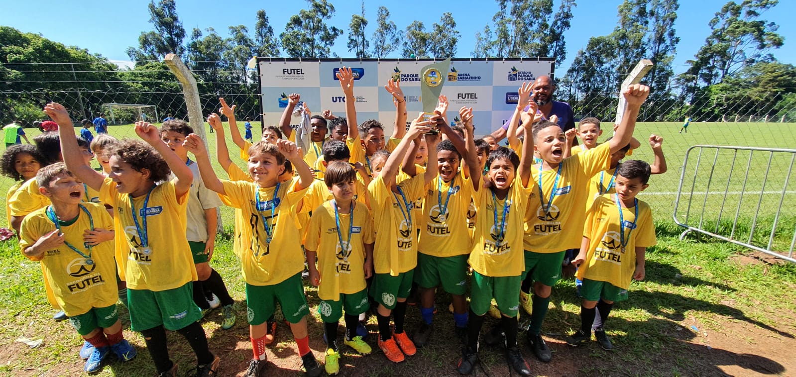 Certificado de conquista no jogo de futebol de futebol