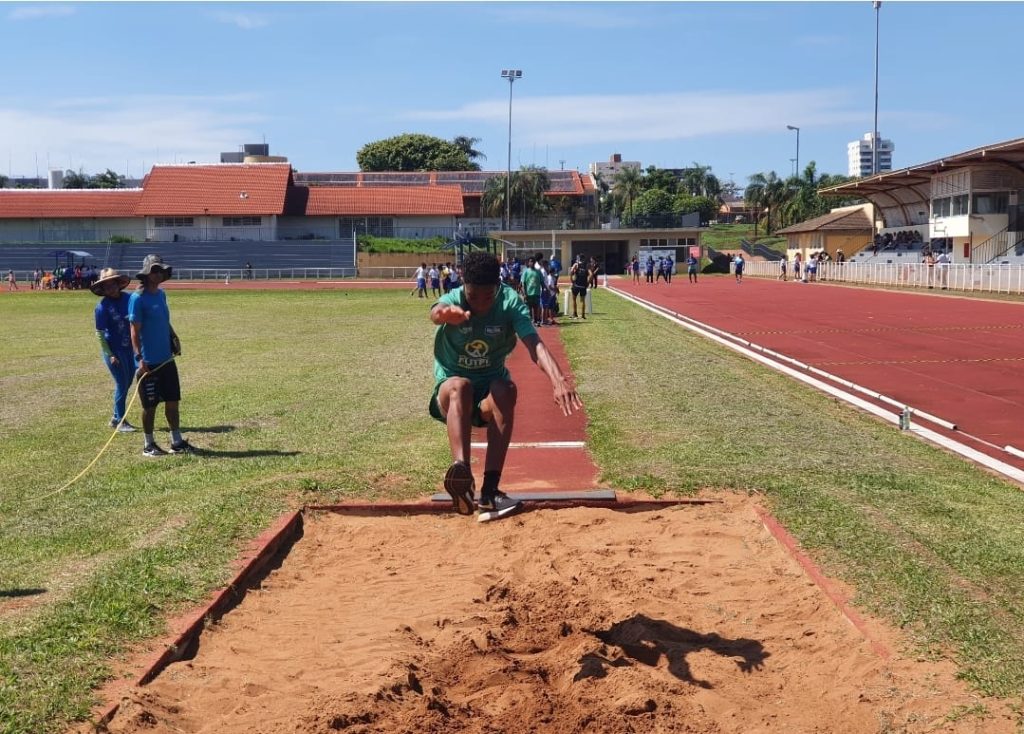 Prefeitura promove Festival de Atletismo com participação de alunos das escolinhas da Futel 1