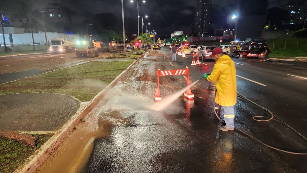 Prefeitura empenha força-tarefa para manutenções emergenciais após temporal desta terça-feira (5) 2