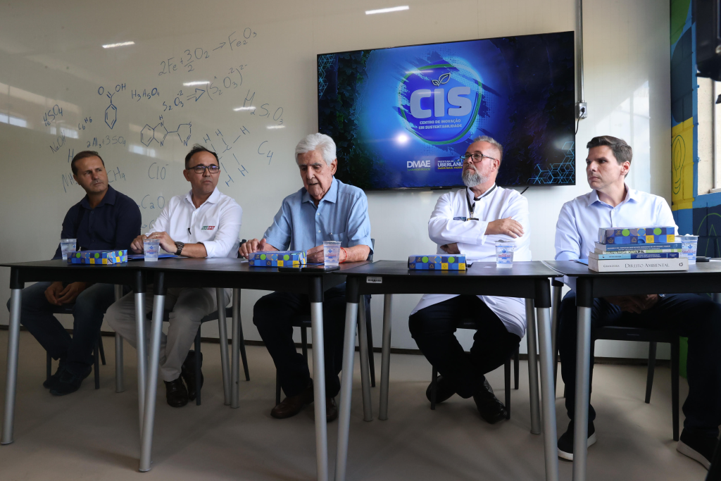 Chefe do Executivo inaugura Centro de Inovação em Sustentabilidade na ETE Uberabinha 2