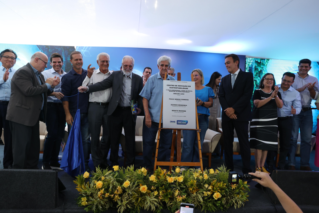 Chefe do Executivo inaugura Centro de Inovação em Sustentabilidade na ETE Uberabinha 3