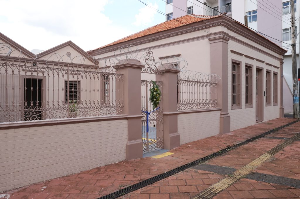 Líder do Executivo entrega obra de restauro e revitalização do prédio da antiga Escola Estadual Enéas de Oliveira Guimarães 1