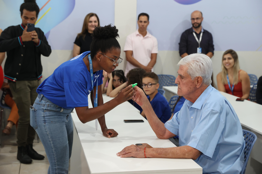 Prefeitura apresenta centros de tecnologia do projeto ‘Digitando o Futuro’  2