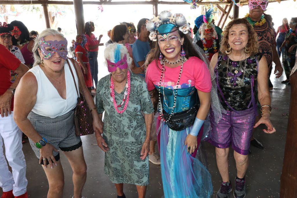 ‘Carnaval dos Ceais’ reúne mais de 300 idosos no Parque do Sabiá 1