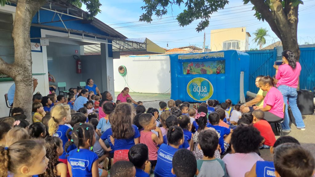 Dmae leva teatro de fantoches da ‘Turminha do Cerrado’ para estudantes do bairro Osvaldo Rezende 1