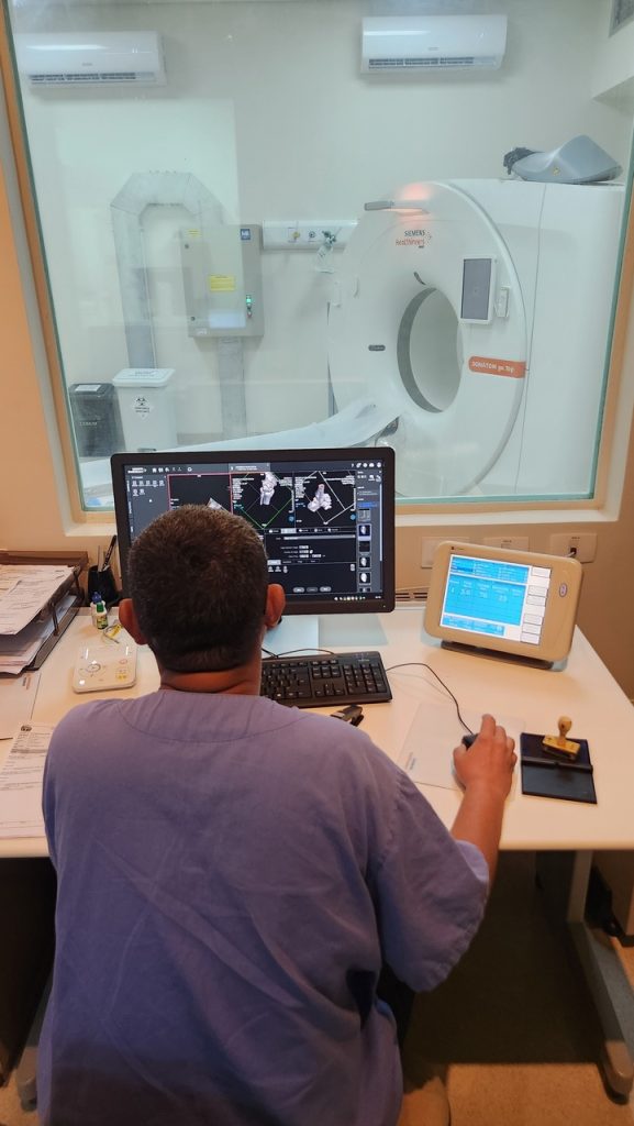 Prefeitura realiza mais de 3 mil exames com novo tomógrafo do Hospital Municipal 2