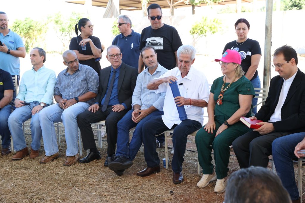 Prefeitura lança pedra fundamental da obra da UBSF Tapuirama 1