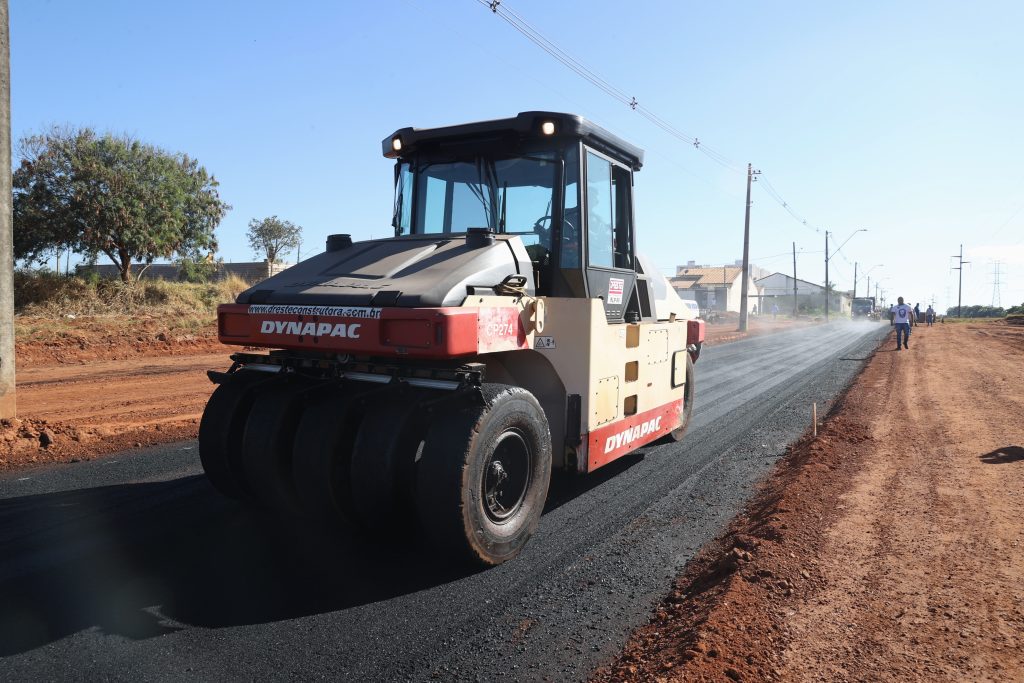 Prefeitura avança com pavimentação de via no bairro Luizote e obra chega a 80% de conclusão 1