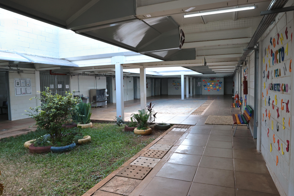 Prefeitura entrega obra de reforma e adequação do Caic Laranjeiras 1