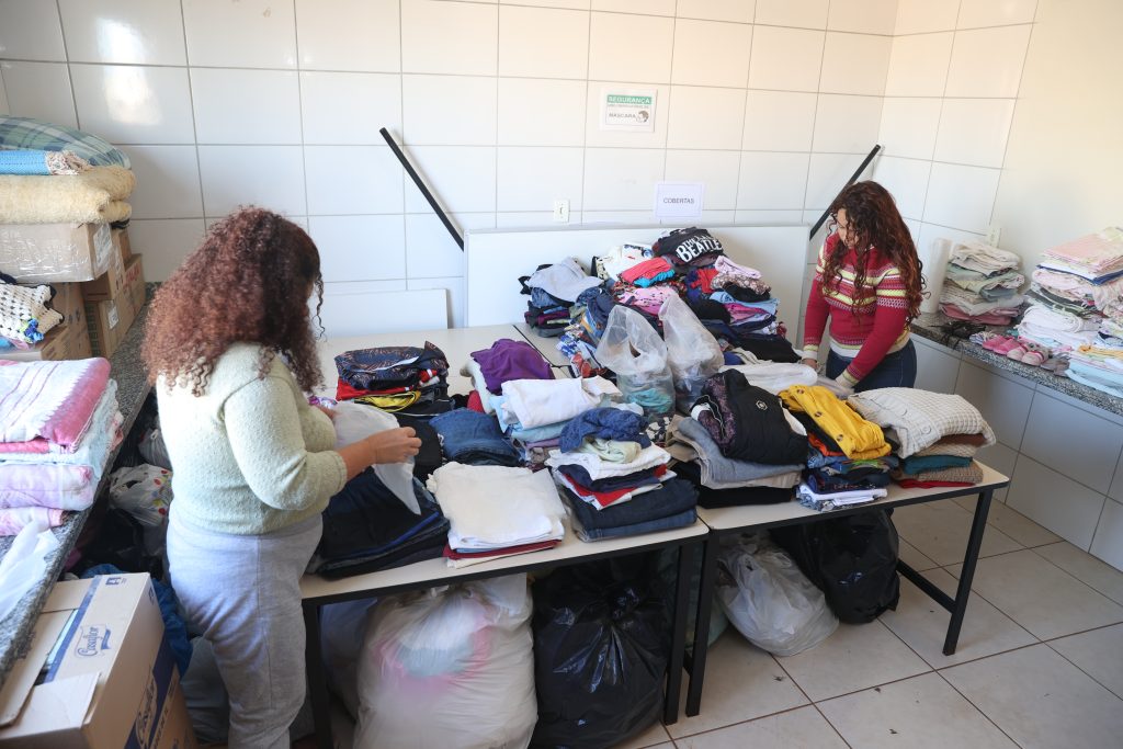 Prefeitura inicia distribuição de donativos da Campanha do Agasalho 2024 1