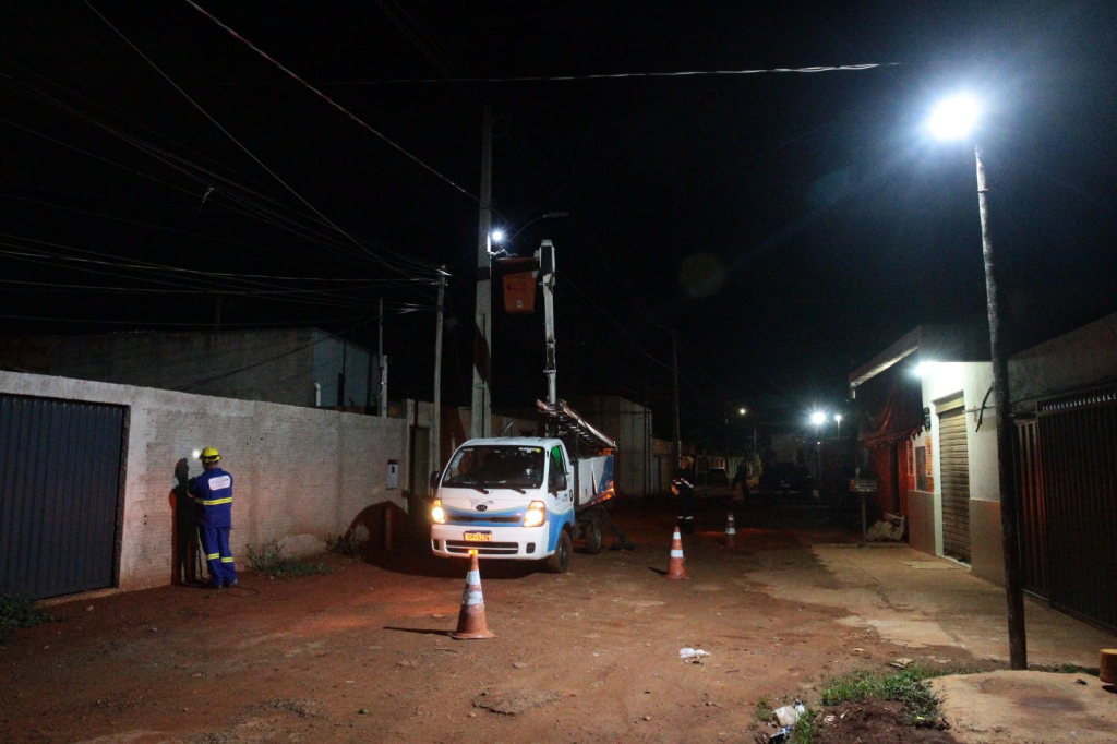 Prefeitura já garante vias iluminadas no Maná por meio da PPP da Iluminação 1