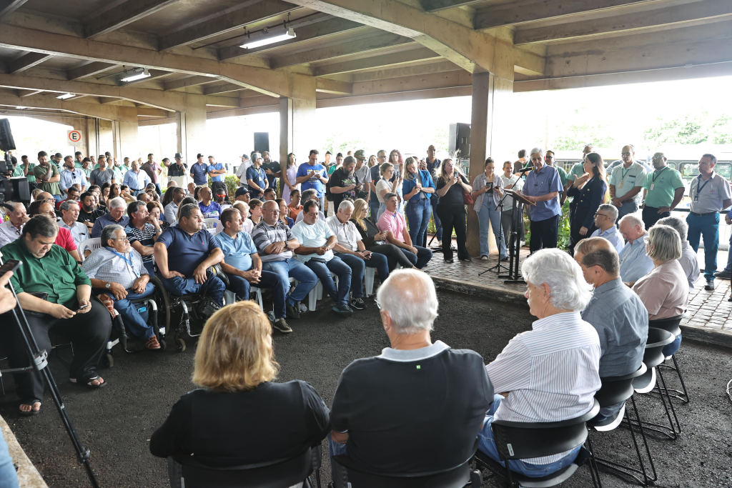 Chefe do Executivo anuncia chegada de mais 43 novos ônibus para frota do transporte público 1