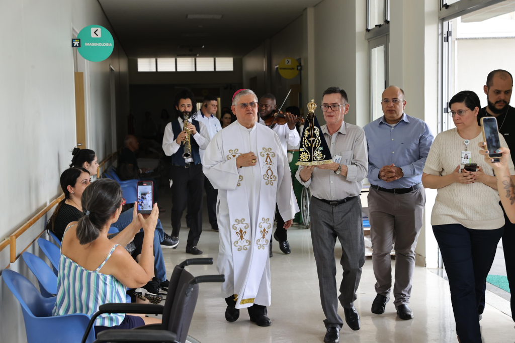 Hospital e Maternidade Municipal recebe visita da imagem de Nossa Senhora Aparecida 1