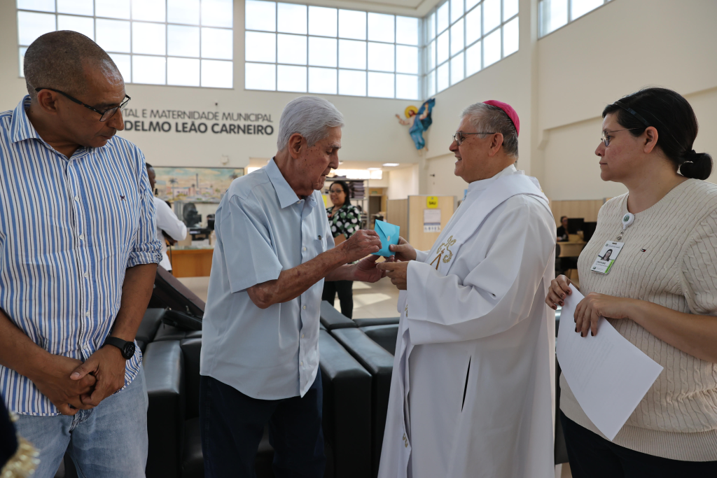 Hospital e Maternidade Municipal recebe visita da imagem de Nossa Senhora Aparecida 2
