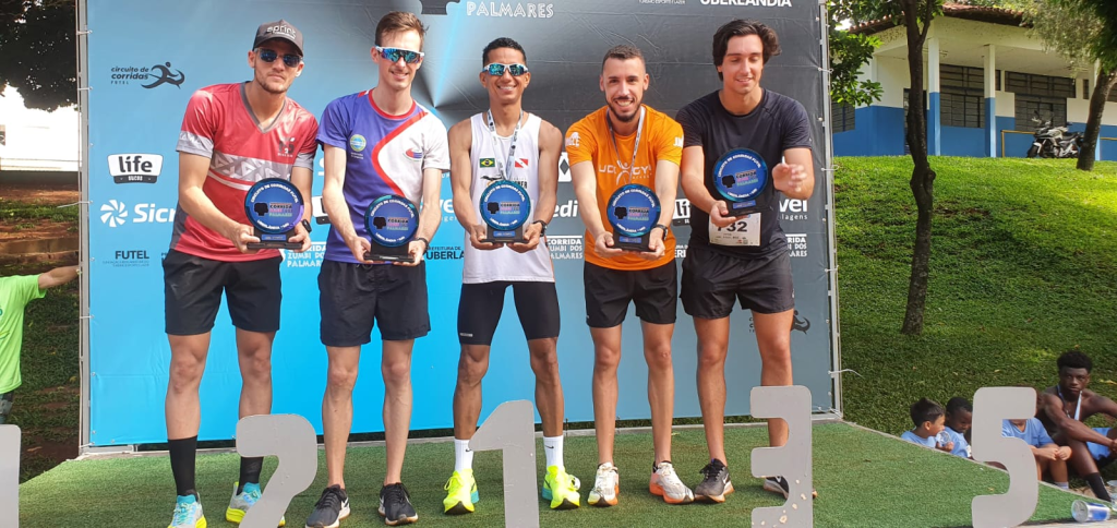 Prefeitura realiza Corrida Zumbi dos Palmares com participação de mais de 770 corredores 1
