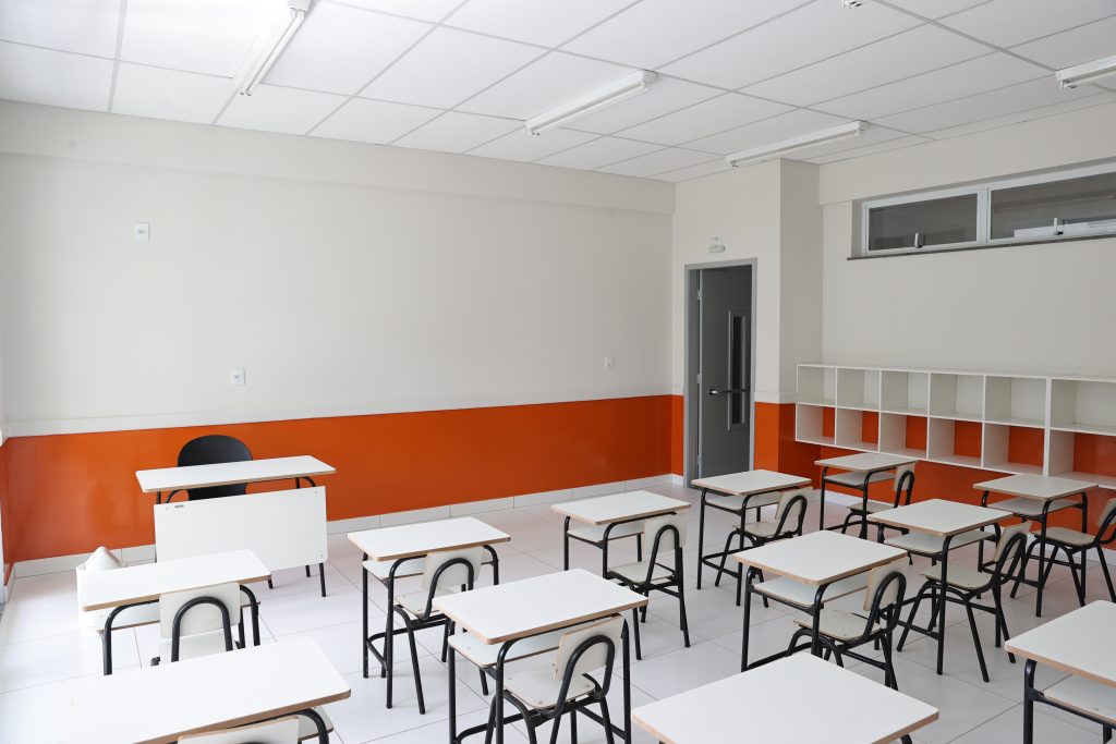 Prefeitura inaugura escola de educação infantil no bairro Jardim Europa 1